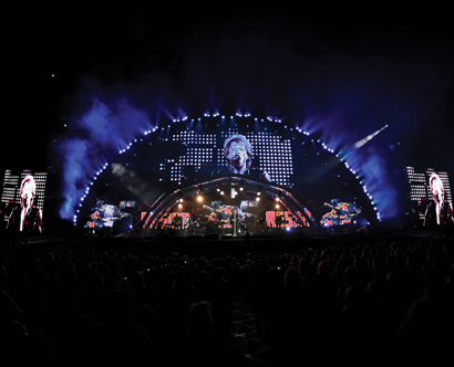 Set Design For Bon Jovi Stadium Tour Features Arched Video Wall – Plsn