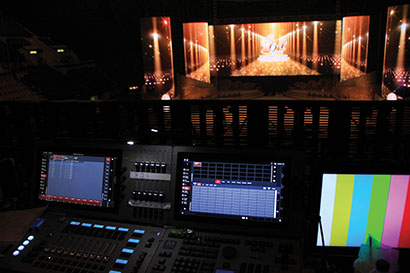 Tom Lee Engineering Ltd. provided 24 Martin MAC Viper Profiles and 24 MAC Viper Wash DX fixtures along with a Martin M6 lighting console for control.