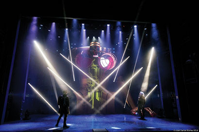 LD Felipe Ramos Uses Robe Pointes for “Mars Cabaret” in Madrid