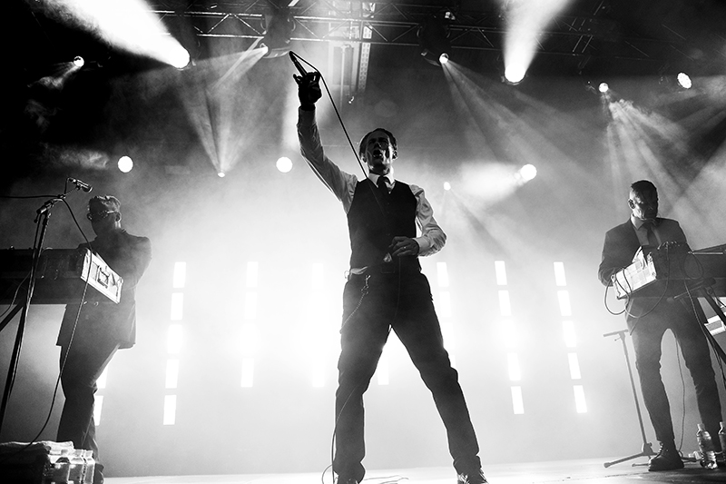 Covenant on stage. Copyright: Dani Vorndran, black-cat-net.de