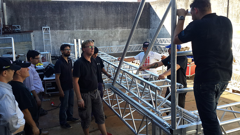 Prolyte Group Trainers Work with TSD Group to Promote Safe Use of Products in Argentina. Ivo Mulder, Brand Manager Roof Systems, performed on-site training.
