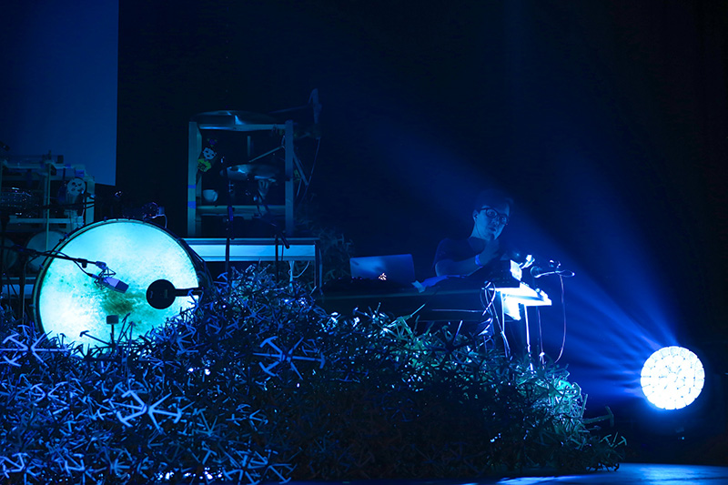 Imogen Heap Performs with Clay Paky A.leda B-EYE K20 Fixtures