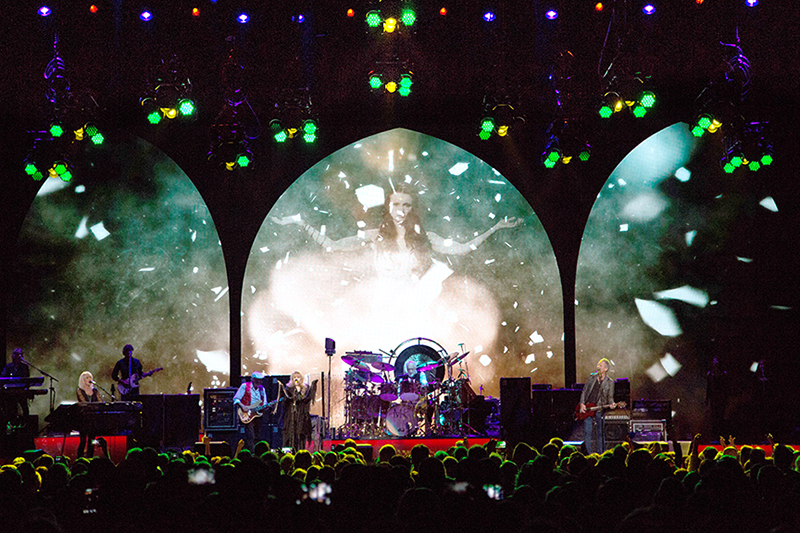 Fleetwood Mac Tours with Clay Paky, grandMA2 Gear