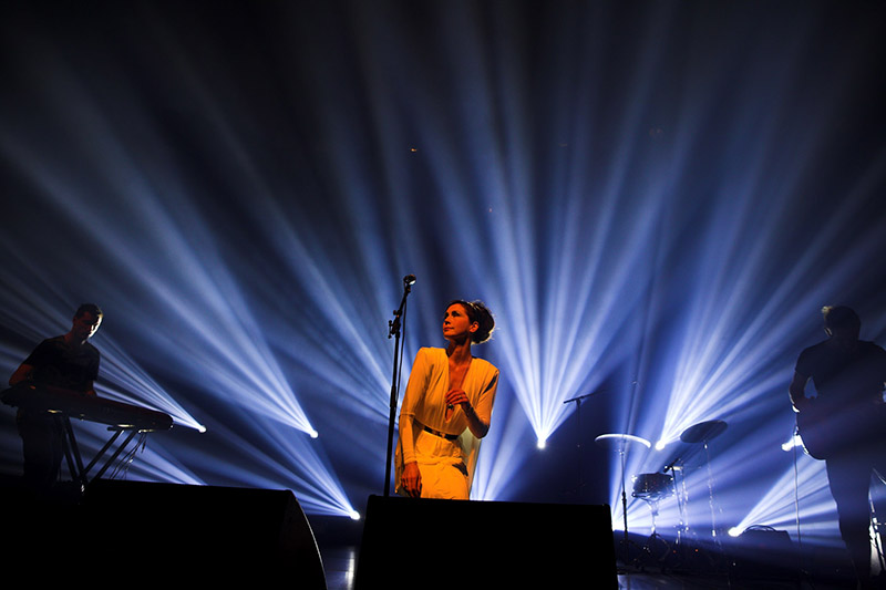 Electronic Duo Lamb Tours with Robe Pointes