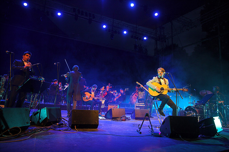 Slovenian Artist, Magnifico, Performs in Ljubljana, Lit with Robe Fixtures