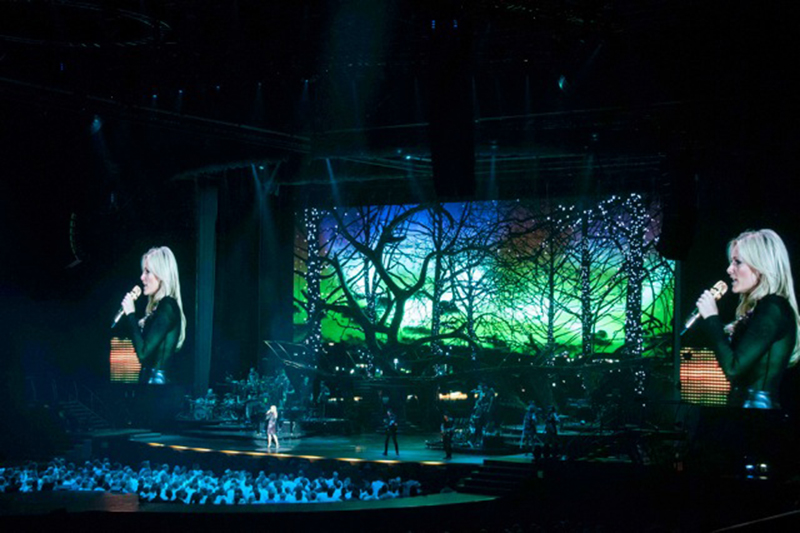 Helene Fischer performs on a Brilliant Stage © Stufish Entertainment Architects