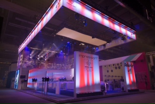 The X4 Bar 10 and double-length X4 Bar 20 were featured in the light show
