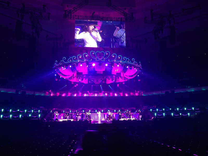 The shows were lit with around 250 Robe fixtures including 24 x Robe BMFL Spots in a design by Mr Kenichi Tiara