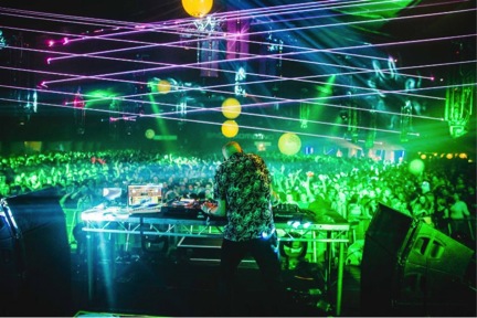 LD Stephen Abbiss got the party swinging for Fat Boy Slim on main stage using a Tiger Touch II and Fader Wing (c) Danny North