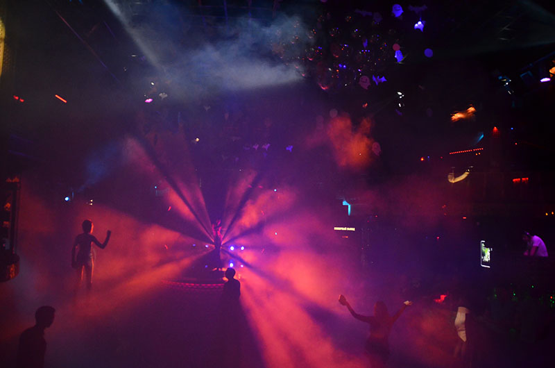 In November 2014, the club’s resident lighting designer and winner of Martin’s 2013 Russian Lighting Designer Contest, Artem Sagaidak, tested a pair of Martin MAC Viper AirFX lighting fixtures + Quadray kits over two nights with great success.