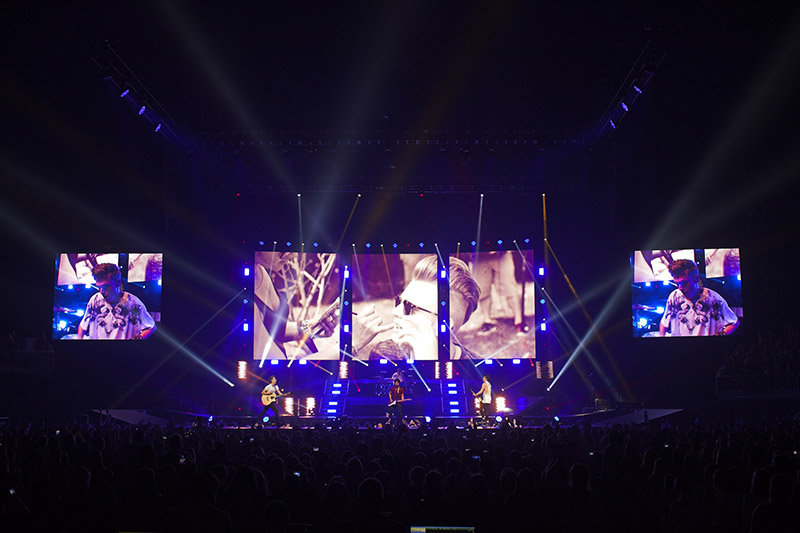 The Vamps stage / set and video design was evolved by the tour’s Technical Director Iain Whitehead (Production North) and Lighting Designer Peter Barnes, and included 145 square metres of XL Video’s ROE Visual MC-7T LED screen.(c) Louise Stickland