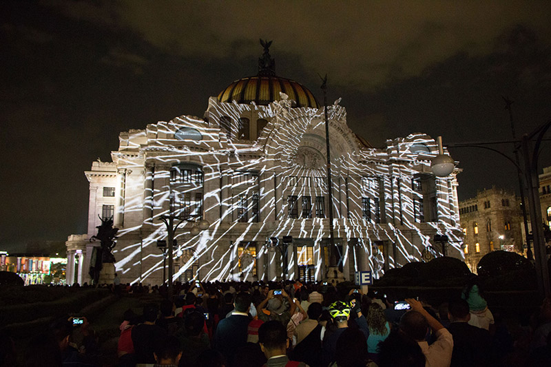 “Fragments” was presented every 30 minutes from 8:30 pm to 11 pm, May 7-10, drawing more than two million spectators