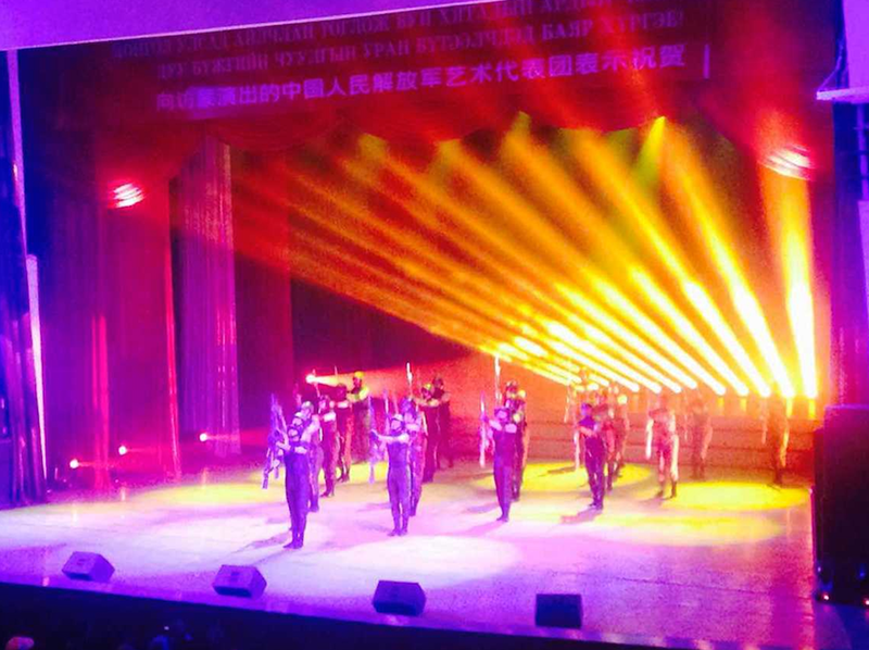 36 pieces of XR 200 Beam as well as 36 XPAR 336 from PR Lighting were supplied for the performances