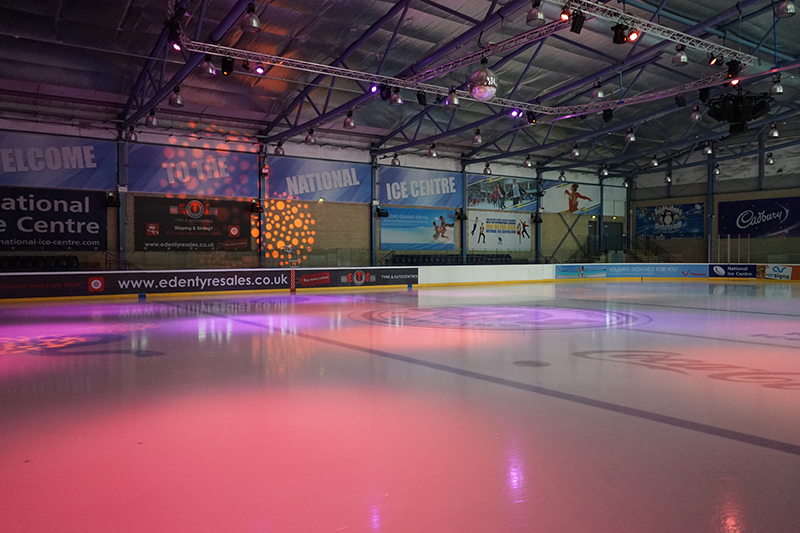 The COLORdash Par-Hex 12‘s hex chip is also powerful, and with the addition of the UV on the ice has made it possible to create some very effective colours and chases.