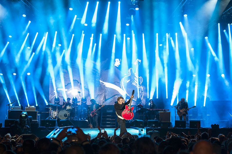 Di-Rect 15th Anniversary Concert on the Beach Lit with Robe Fixtures