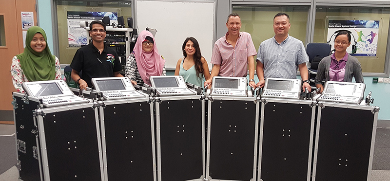 Singapore's Nanyang Polytechnic Using Avolites Quartz Console. Pictured here, Steve Warren with students.