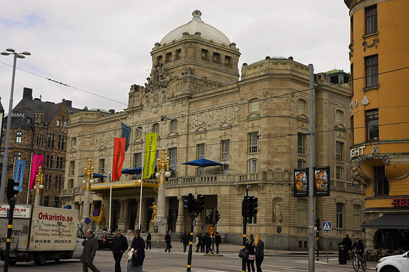 The Kungliga Dramatiska Teatern (Royal Dramatic Theatre) in Stockholm recently added to its investment in Robe's DL series. The venue, which staged performances in the Big Hall (720 seats) and Small Stage (340 seats) added five Robe DLS fixtures, specified by Small Stage Head of Lighting Jim Rasmussen. These fixtures join another six in use around the other stages.