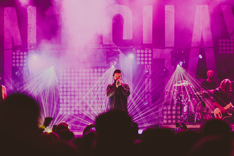 LD Taylor Price Lights Dan + Shay with All-LED Rig from 4Wall