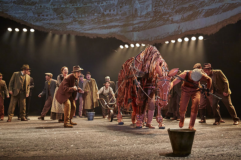 Paule Constable is using Clay Paky Alpha Beam 700s to add drama to War Horse in China