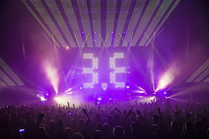 HSL recently invested in 300 Martin VDO Sceptron 10 LED battens.