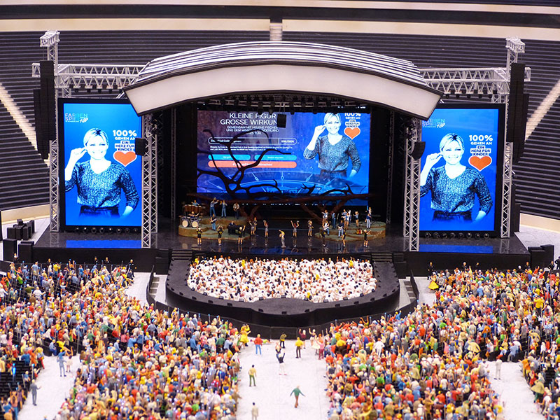 The miniaturized stage show includes tiny Robe fixtures.