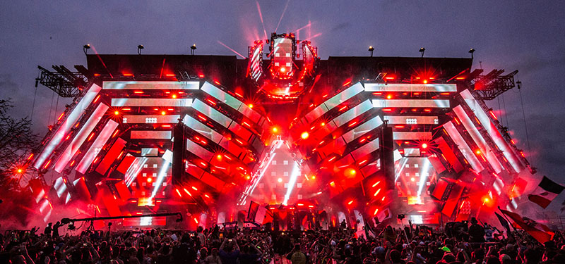 Ultra main stage photo by Adam Kaplan courtesy Robe Lighting
