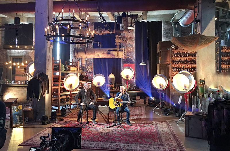 Peter Frampton Goes Acoustic with Bandit Lites and Victor Fable