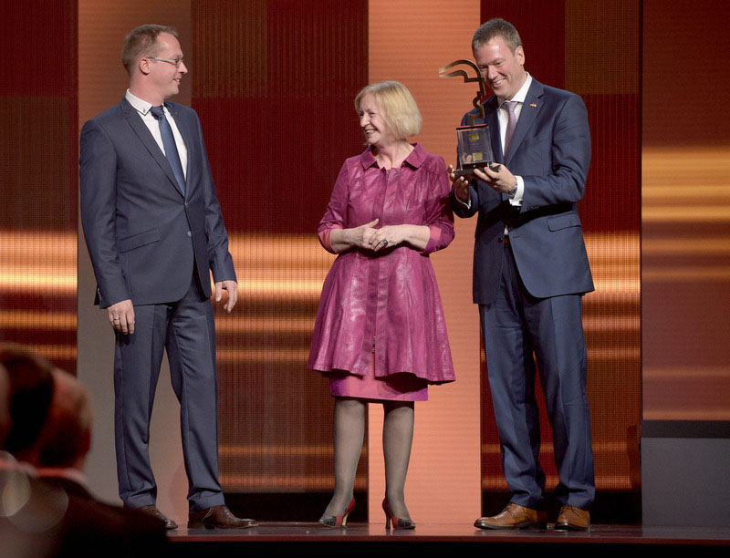 Pictured here from left are Dr. Karsten Walther, Harting IT Software Development GmbH & Co. KG, Prof. Dr. Johanna Wanka, Federal Minster of Education and Research, and Philip Harting, CEO, Board Connectivity & Networks, Harting Technology Group.