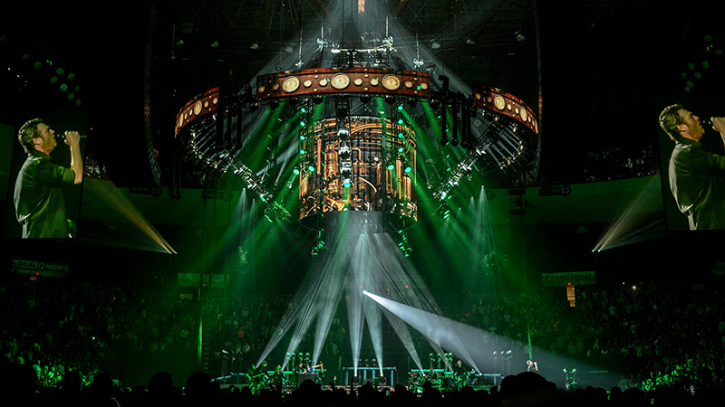 Blake Shelton tour photo by Brian Levine