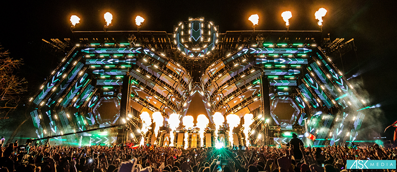 Ultra Music Festival main stage photo by Adam Kaplan