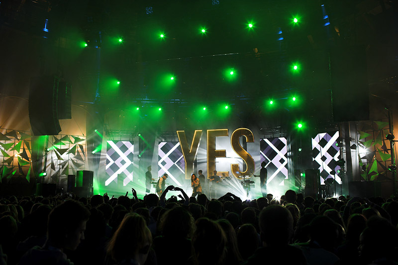 Colour Sound Experiment supplied Robe fixtures.