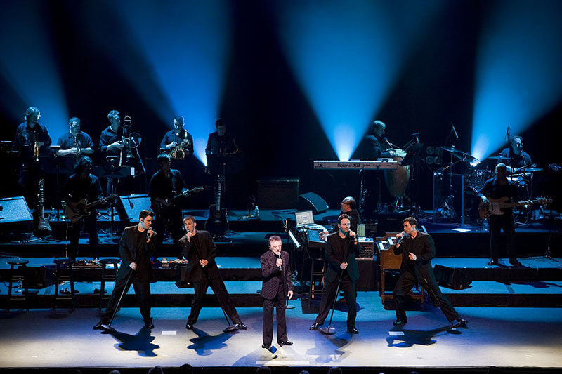 Frankie Valli lit by Robe fixtures