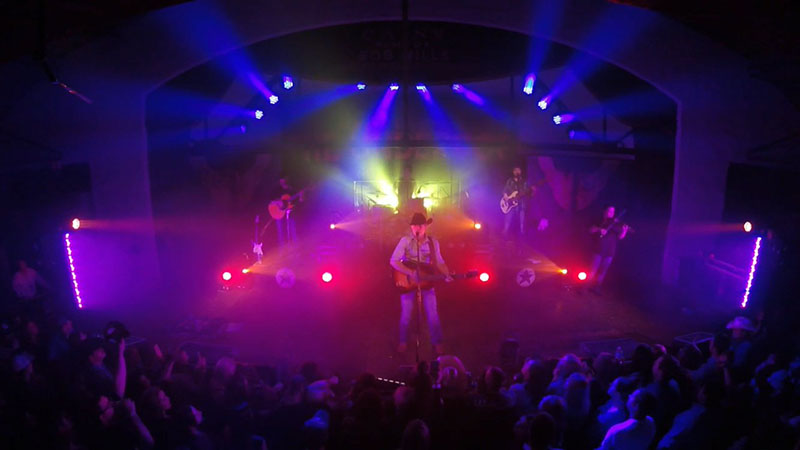 Aaron Watson on tour