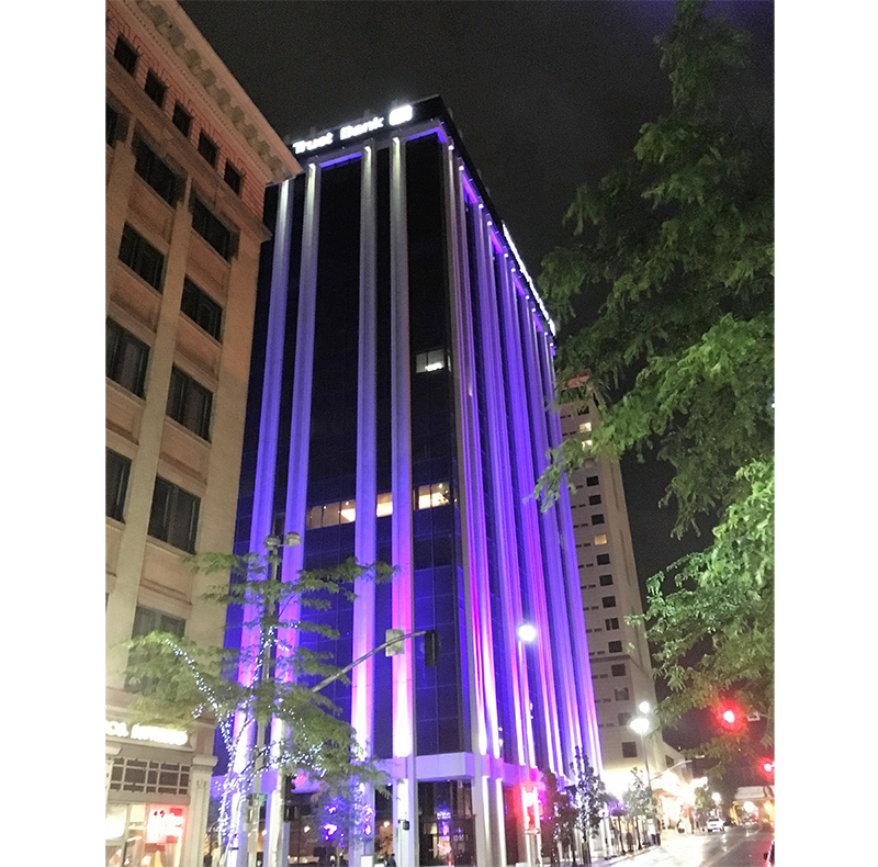 Chauvet LEDs transformed the look of the Washington Trust Financial Center in Spokane, WA.