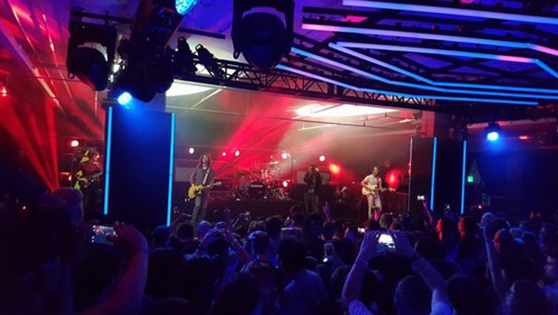 Bryan Azar and designers Adam Crankshaw and Alex Soto of ILIOS Lighting Design used 300 Epix Strip 2.0 units with domes.