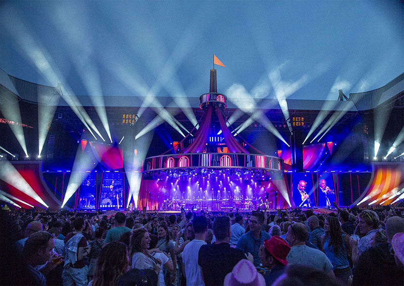 Guus Meeuwis Show in the Netherlands Lit with Robe Fixtures