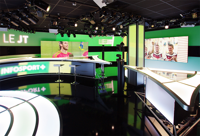 The new studio and set for InfoSport+