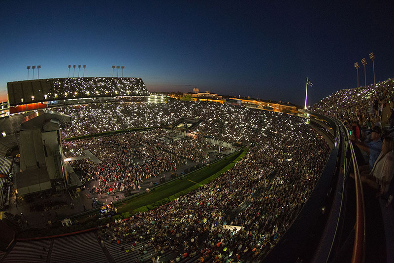 The 'Spread the Love' tour rig includes 24 Robe BMFL WashBeams. The tour kicked off April 23 in Auburn, AL at Jordan Hare Stadium (pictured here). Miranda Lambert also performed.