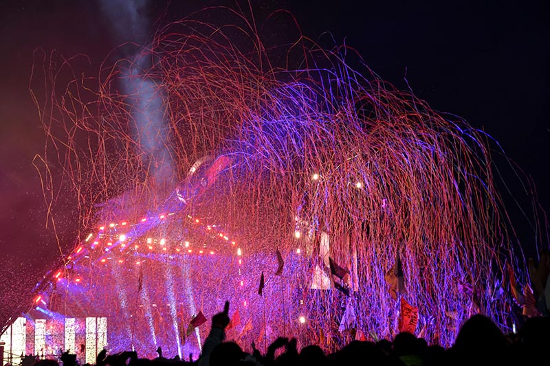 The QER SFX team were called upon to supply custom visuals for Foals, Muse, and Adele on both Friday and Saturday night. Pictured here, the company's confetti effect.