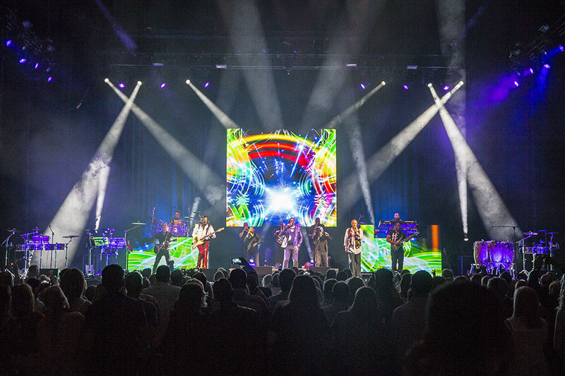 Earth Wind and Fire tour photo by Louise Stickland