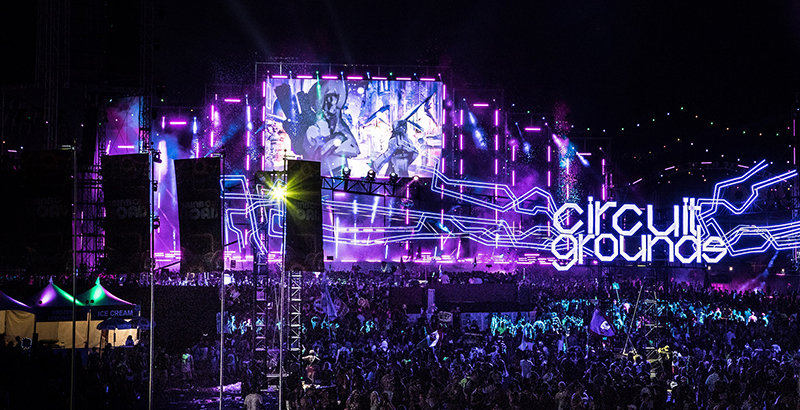 Hundreds of Elation Professional Colour Chorus 72 LED batten wash lights, Cuepix Blinder WW2 white light blinders and Opti Tri 30 RGB PAR lights were used. Photo by Adam Kaplan - ASK Media Productions Inc.