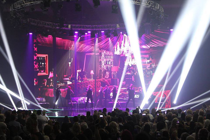 Chris Hubbard and his team at Emergency Production used 32 Rogues supplied by AMP’D Entertainment.