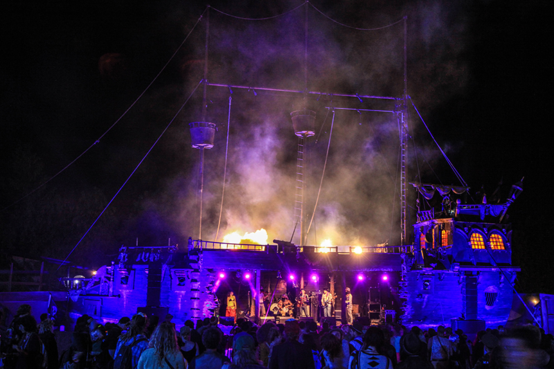 Utopium provided lighting and rigging equipment to 12 stages and venues.