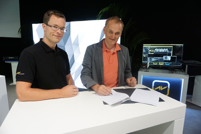 Tobias Stumpfl, CEO of AV Stumpfl, with Tobias Lang, CEO of Lang AG.