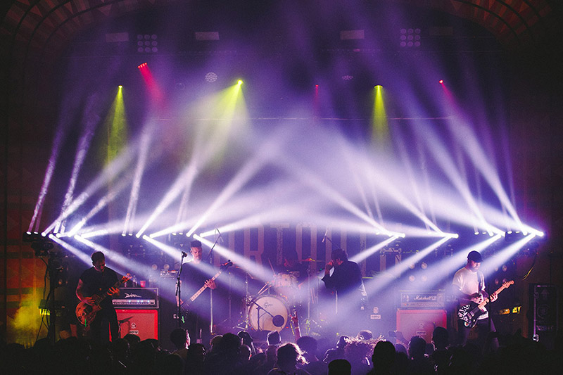 Beartooth, lit with Chauvet Rogue R1 FX-B fixtures.