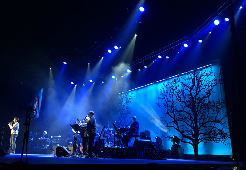Bandit Lites supplied more than 100 fixtures, including VL 3500 washes, VL 3000 Spots and Clay Paky Sharpys, Elation CuePix Blinder WW2 fixtures, Ayrton MagicDots, PixelLine 1044s, GRNLite Moving Washes and two Grand MA 2 full consoles for control.