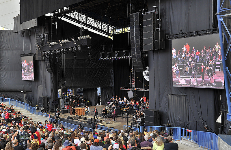 Cage the Elephant performed at the 2016 Bridge School Benefit Concert. Photo by Steve Jennings