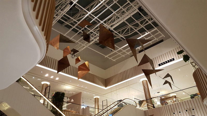 The project involved the atrium above the escalators at Robinsons department store.