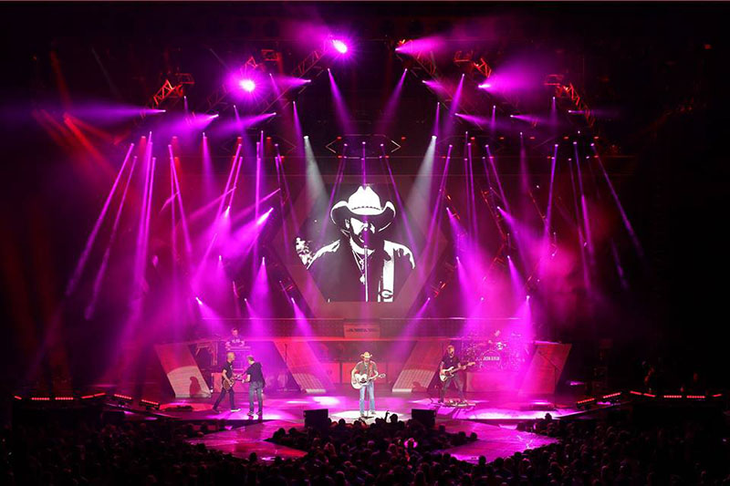 Jason Aldean tour photo by Todd Kaplan