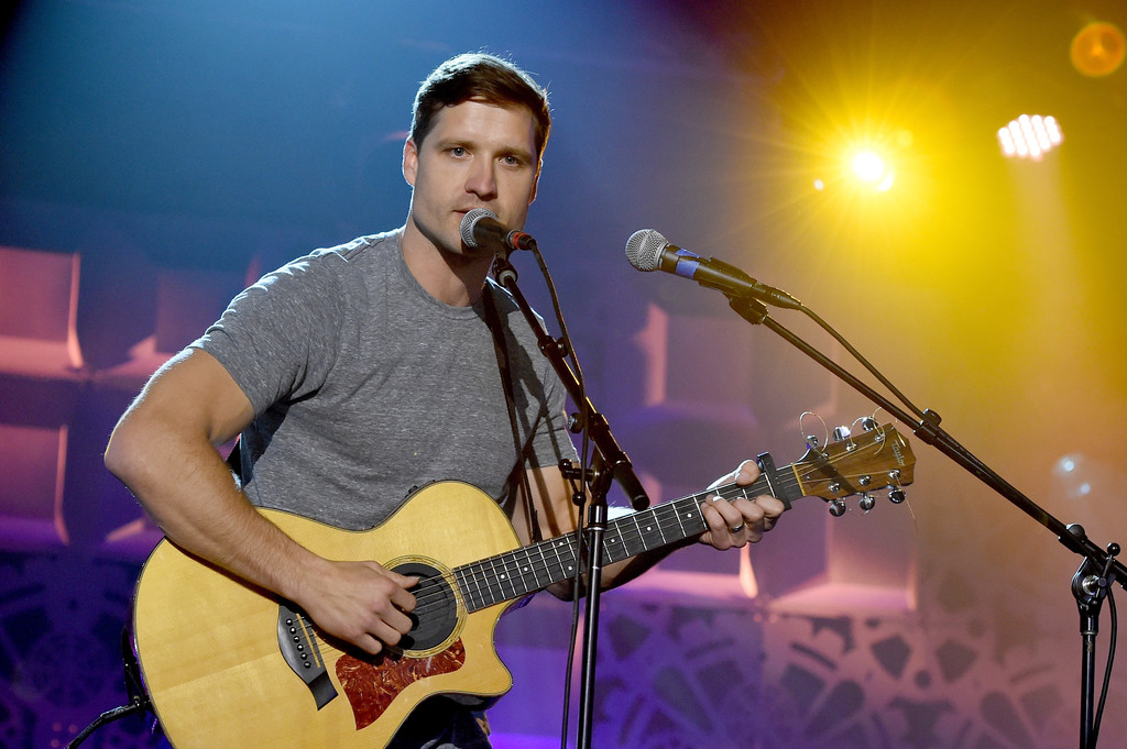 The performers included Walker Hayes and others.